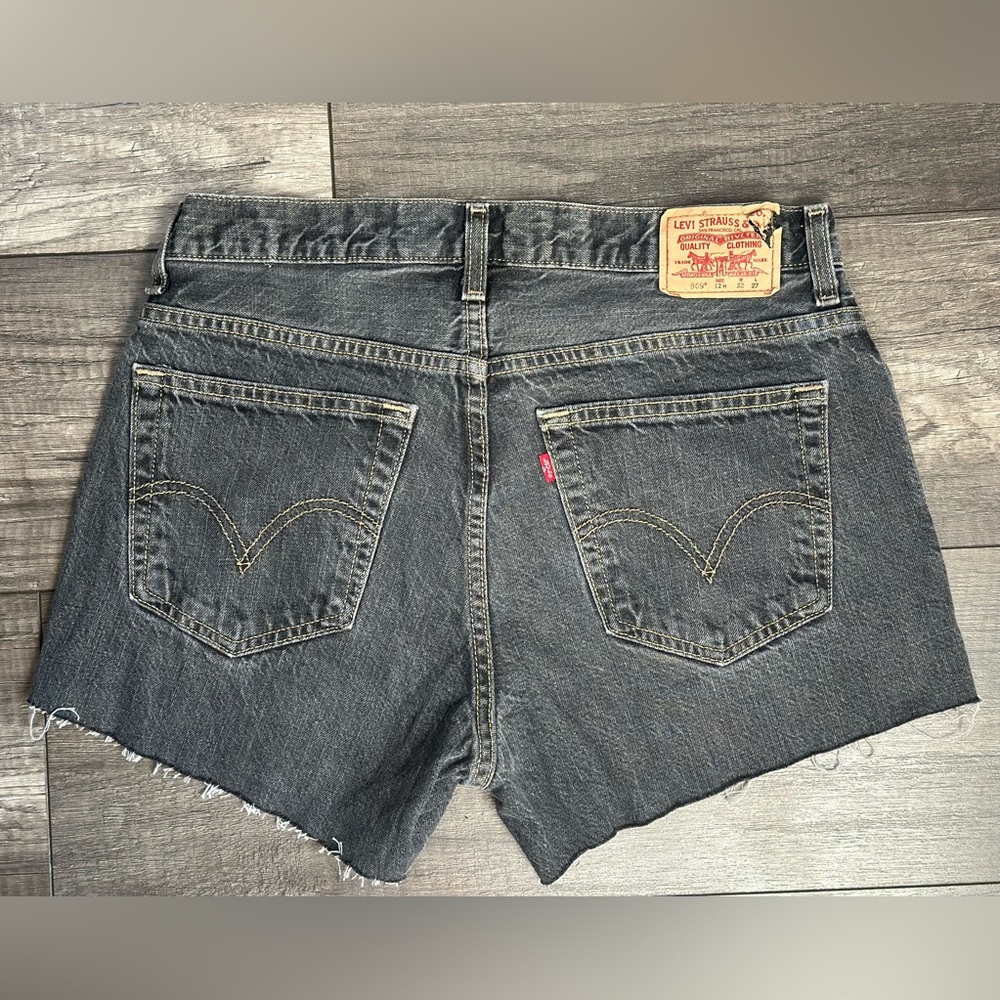 Levi's 569 women’s denim shorts size 32